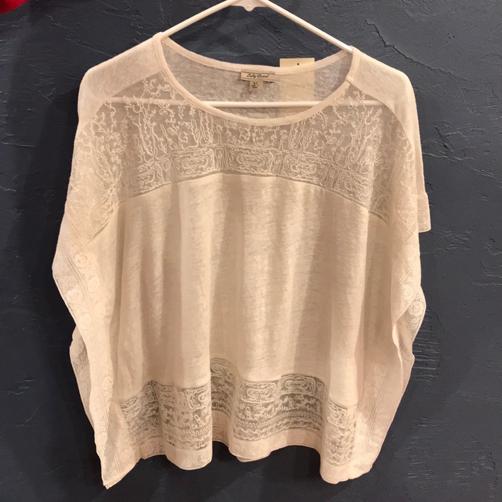✨Lucky Brand Off White Flowy Tee Shirt with Lace